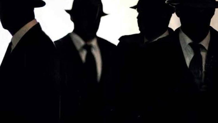 To «φιλικό» και οι κατάσκοποι του Κομπότη