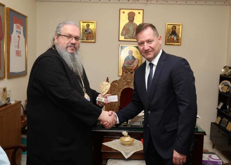 Στον Μητροπολίτη Λαρίσης και Τυρνάβου ο πρόεδρος της ΠΑΕ ΑΕΛ