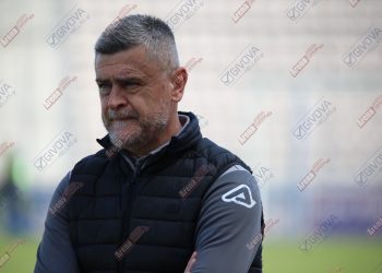 Δερμιτζάκης: «Η ομάδα μας ότι προσπαθεί να κάνει, το κάνει μέσα στον αγωνιστικό χώρο» (Vid)