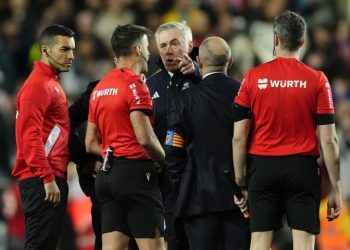 Στο περιθώριο ο διαιτητής που δεν μέτρησε το γκολ του Μπέλιγχαμ στο Βαλένθια – Ρεάλ