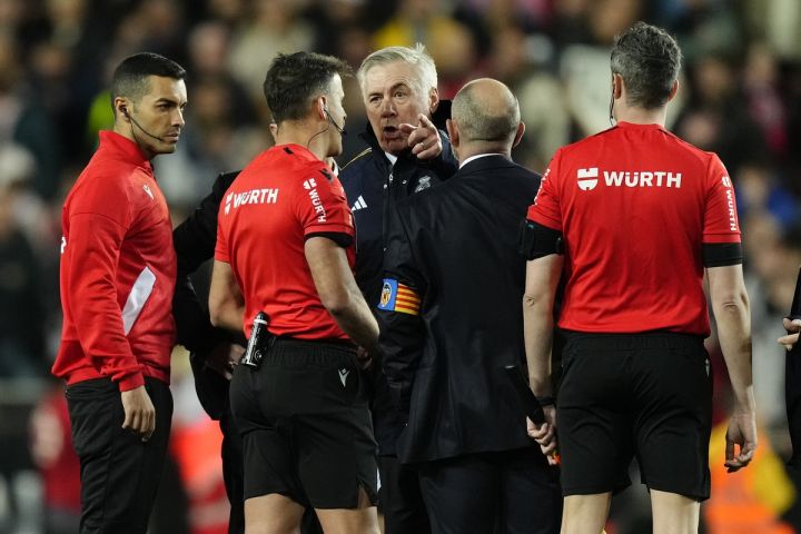 Στο περιθώριο ο διαιτητής που δεν μέτρησε το γκολ του Μπέλιγχαμ στο Βαλένθια – Ρεάλ