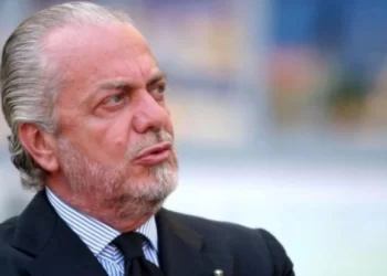 Ντε Λαουρέντις για Σάρι: «Είναι εύκολο να υποβάλλεις την παραίτησή σου, αυτό κάνει ένας loser»