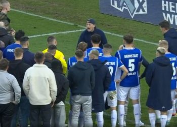 Οργανωμένος της Ντάρμστατ κατσάδιασε παίκτες και προπονητή για το 0-6 από την Άουγκσμπουργκ