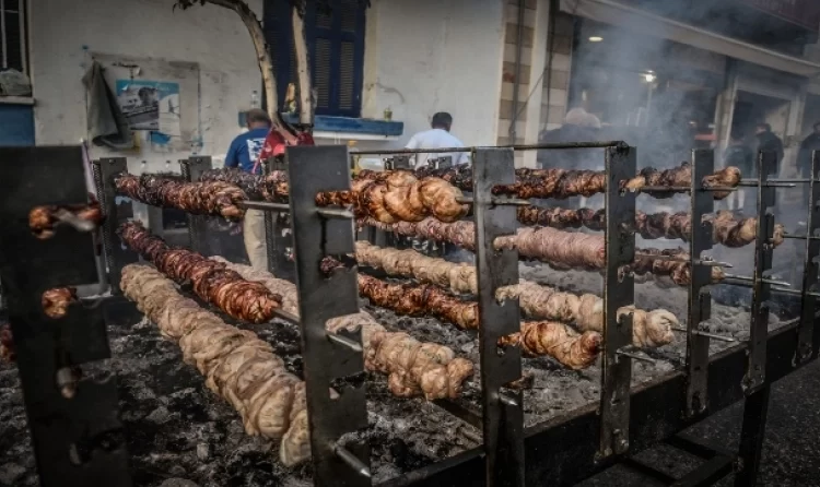 Πότε πέφτει η Τσικνοπέμπτη: Όλες οι αργίες και τα τριήμερα για το 2024