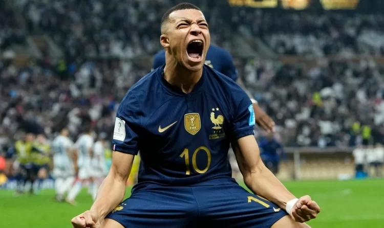 Ρονάλντο: «Ο Μπαπέ θα πάρει τη Χρυσή Μπάλα στη Ρεάλ, ο Μπέλινγκχαμ μου θυμίζει τον Ζιντάν»