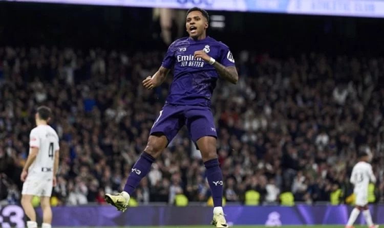 Δεν το χάνει με τίποτα η Ρεάλ, ξανά στο +8 από την Μπαρτσελόνα