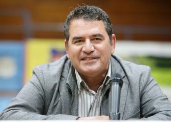 Αυτός είναι ο Κώστας Ρούπτσος που παίρνει τον Πανιώνιο