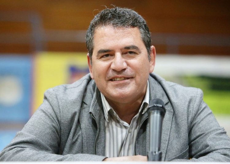 Αυτός είναι ο Κώστας Ρούπτσος που παίρνει τον Πανιώνιο