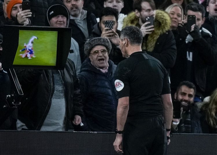 IFAB: Αυτές είναι οι αλλαγές στους κανονισμούς του ποδοσφαίρου για το 2024/25 και εκείνες που τίθενται υπό δοκιμή