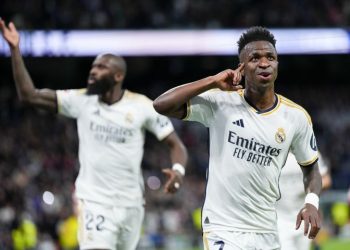 Τεσσάρα της Ρεάλ στο ρελαντί και πάλι στο +7