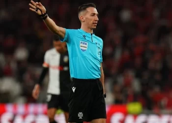 Ο Πορτογάλος Μπερτόλο Νογκέιρα στο ντέρμπι του Καραϊσκάκη, ο Βεργέτης στο Άρης – ΑΕΚ