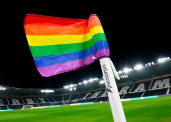 Γερμανία: Στις 17 Μαΐου ποδοσφαιριστές, προπονητές και διαιτητές κάνουν coming out και αποκαλύπτουν ότι είναι γκέι