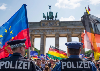 Συναγερμός στη Γερμανία για πιθανό χτύπημα του ISIS στο EURO: Η αφίσα-απειλή