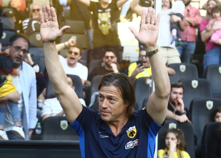 Αποθεώθηκε ο Αλμέιδα στα 100 χρόνια της ΑΕΚ: “Τόσο στα καλά, όσο και στα κακά να είμαστε ενωμένοι”