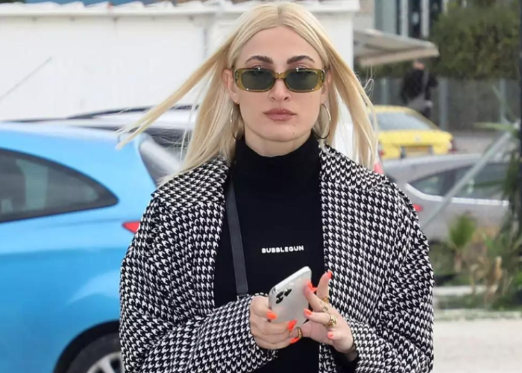 Στο νοσοκομείο η Ιωάννα Τούνη: Μετά τη μύτη, έφτιαξε το στήθος της