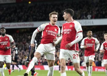 Η Άρσεναλ πάτησε κορυφή κι έριξε το μπαλάκι στη Λίβερπουλ