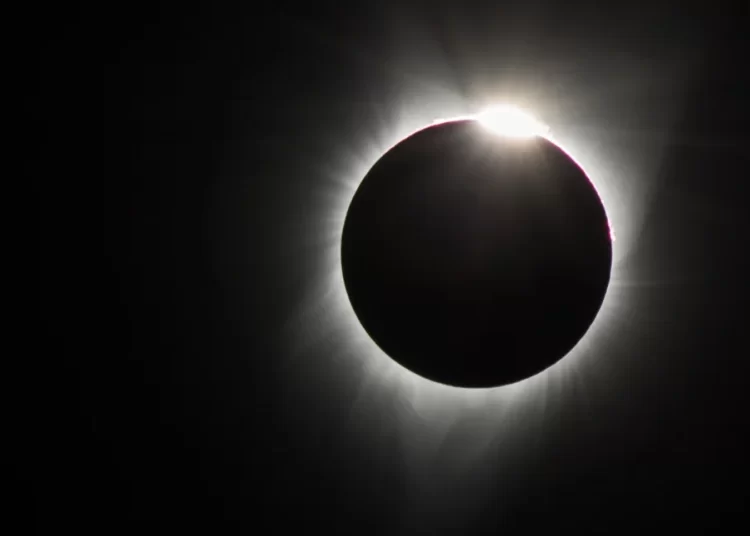 Έκλειψη ηλίου: 8 παράξενα φαινόμενα που μπορεί να συμβούν