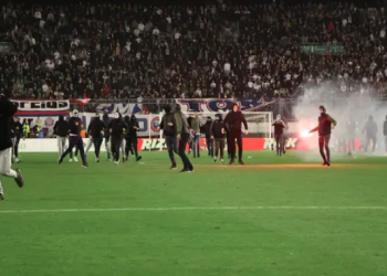 Τρομερά επεισόδια στο ντέρμπι Χάιντουκ – Ντινάμο Ζάγκρεμπ 