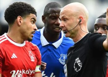 Daily Mail για την ανακοίνωση της Νότιγχαμ Φόρεστ: «Στέλνουν την κληρονομιά του Κλαφ στον υπόνομο – Ποιοι στον διάολο νομίζουν ότι είναι;»