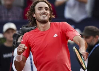 Σε δεύτερο σερί τελικό στο χώμα ο ανίκητος Τσιτσιπάς