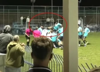 Βαρύ πρόστιμο από τη ΔΕΑΒ προς τον παίκτη του τοπικού στη Ρόδο που έκανε τον «καρατέκα» σε αντίπαλό του