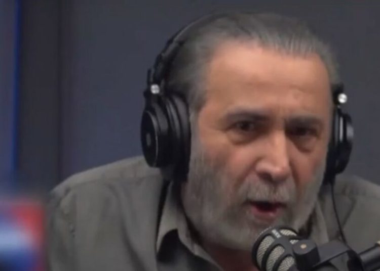 Λάκης Λαζόπουλος: Επιστροφή έκπληξη για το «Αλ Τσαντίρι Νιουζ» – Πότε και με ποια μορφή θα προβληθεί