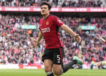 Η Γιουνάιτεντ γλίτωσε από το κάζο του αιώνα κόντρα στην Κόβεντρι και έδωσε ραντεβού στον τελικό με την Σίτι