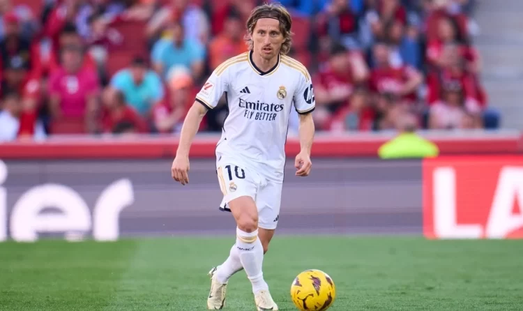  Στροφή από τον Μόντριτς, θέλει να ανανεώσει στη Ρεάλ!