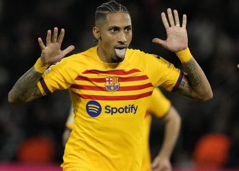 Μεγαλειώδης θρίαμβος για την Μπαρτσελόνα στο Παρίσι σε ονειρεμένο ματς με δύο ανατροπές