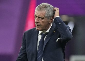 Η Μπεσίκτας απέλυσε τον Σάντος έπειτα από 15 αγώνες