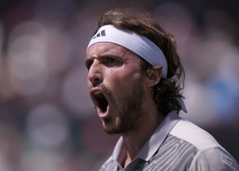 Ο Τσιτσιπάς διέλυσε τον Ζβέρεφ και προκρίθηκε στα προημιτελικά του Μόντε Κάρλο