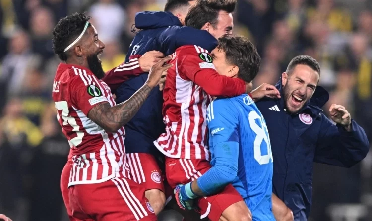 Εγραψε ιστορία ο Ολυμπιακός με «batman» τον Τζολάκη