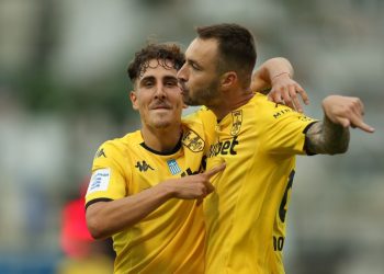 Νίκησε ο Άρης με ανατροπή στη Λαμία