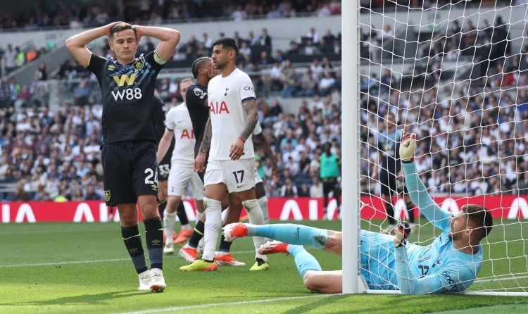  Έπεσε και με τη… βούλα η Μπέρνλι, σώθηκε η Φόρεστ πριν καν παίξει!