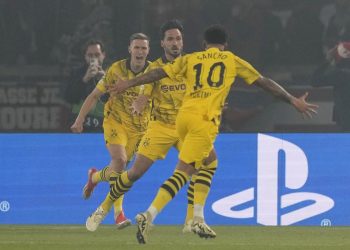 Ο Χούμελς και τα δοκάρια έστειλαν την Ντόρτμουντ στον τελικό του Γουέμπλεϊ έντεκα χρόνια μετά