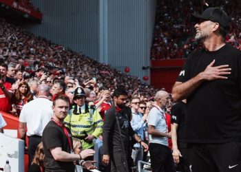 «Λύγισε» ο φαν Ντάικ στο «αντίο» του Κλοπ 