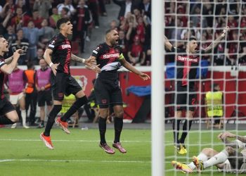Η Λεβερκούζεν γλίτωσε ξανά την ήττα στο 90+7′ προκρίθηκε στον τελικό του Europa League