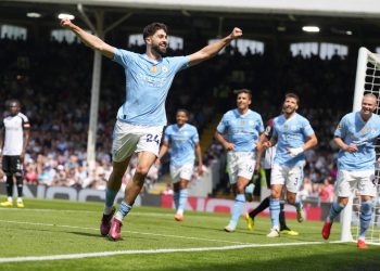 Πέρασε με τεσσάρα από το Λονδίνο και ξανά στην κορυφή η Μάντσεστερ Σίτι