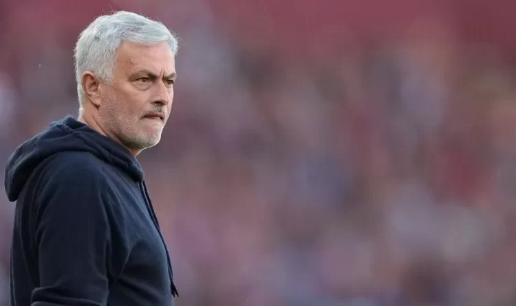 Ετοίμασε βαλίτσες ο Μουρίνιο και… πετάει για Κωνσταντινούπολη