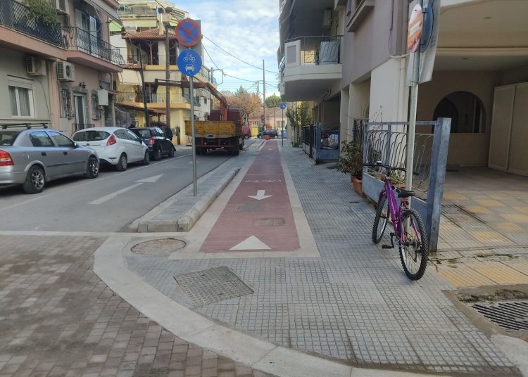 Νέες εργασίες για το δίκτυο πεζοδρόμων και ποδηλατικών διαδρομών στη Λάρισα