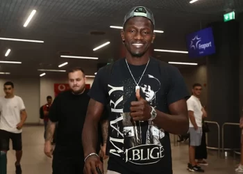 Ο Μαντί Καμαρά υπέγραψε στον ΠΑΟΚ