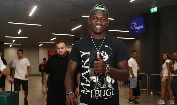 Ο Μαντί Καμαρά υπέγραψε στον ΠΑΟΚ