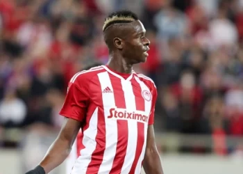 Προχωράει για Σισέ η ΑΕΚ