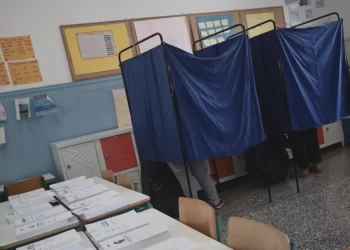 Ευρωεκλογές 2024: Όλα όσα πρέπει να γνωρίζουμε – Πού ψηφίζουμε, πόσους σταυρούς βάζουμε, ποια είναι τα 31 κόμματα