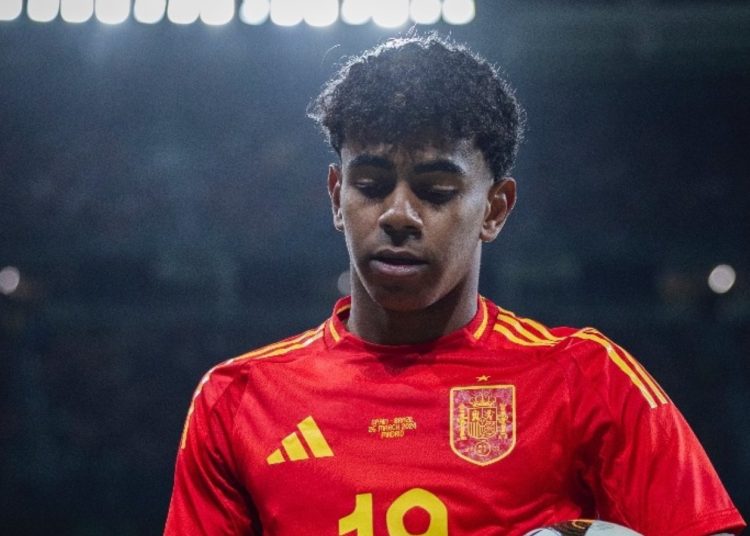 Γιαμάλ: «Έφερα τα μαθήματα μου για να διαβάζω και στο Euro»