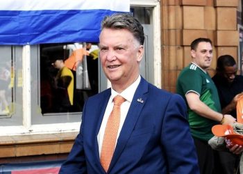 Συγκλονίζει ο Φαν Χααλ: «Ζω με ακτινοβολίες, ενέσεις ορμονών, εγχειρήσεις, καθετήρες»