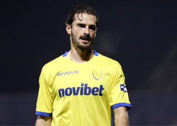 Ο Μάριος Οικονόμου “κρέμασε” τα παπούτσια του σε ηλικία 31 ετών