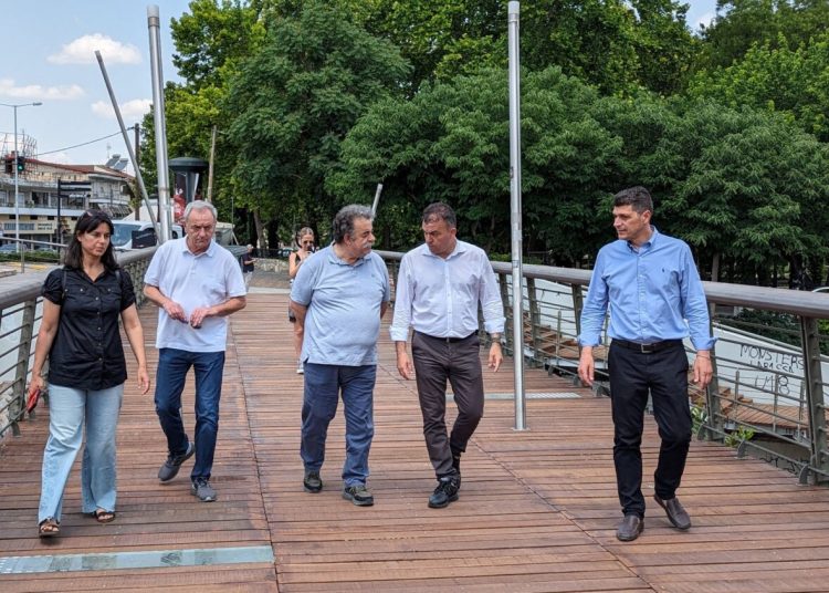 Παραδόθηκε η πεζογέφυρα των Πηνειάδων Νυμφών – Συνεχίζονται οι εργασίες για την ανάπλαση του Αλκαζάρ