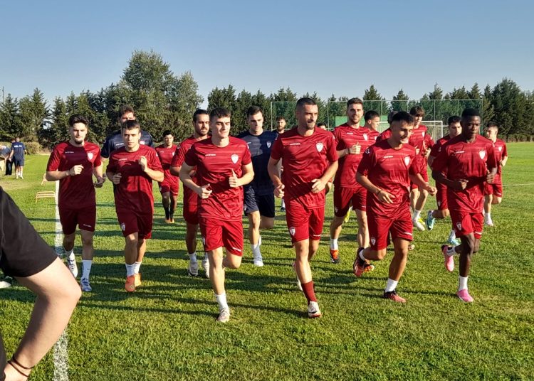 Πρώτη ανεπίσημη προπόνηση στην ΑΕΛ