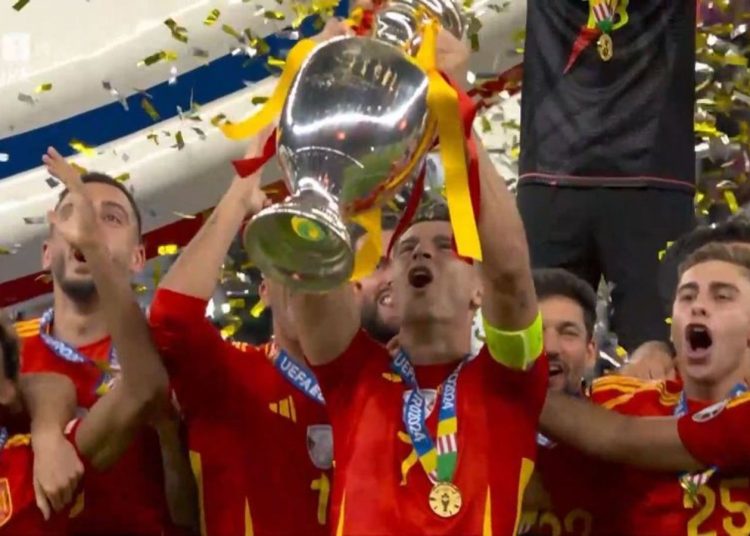 EURO 2024: Σήκωσε το τρόπαιο στον «ουρανό» η Ισπανία